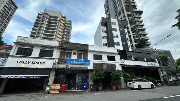 FOR SALE BY EXPRESSION OF INTEREST 221 RANGOON ROAD – FREEHOLD TWO-STOREY SHOPHOUSE WITH DEVELOPMENT POTENTIAL