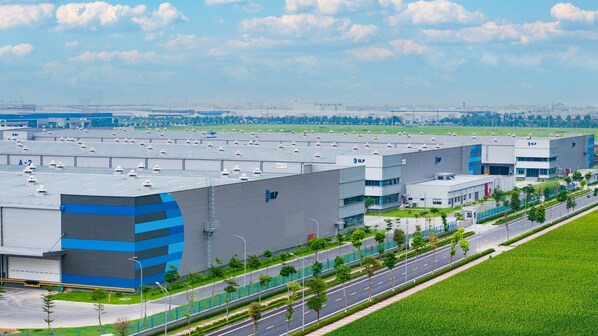 SLP Park Yen Phong, located in Bac Ninh’s Yen Phong I Industrial Park, is a key logistics and industrial hub with easy access to Noi Bai Airport and major transport routes, making it ideal for electronics manufacturing and logistics.